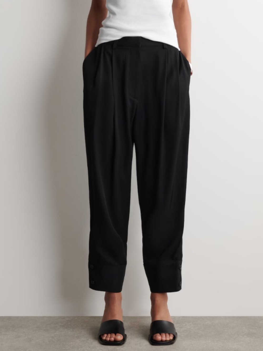 COS balloon Black Pleated Relaxed-Fit woman’s Pants